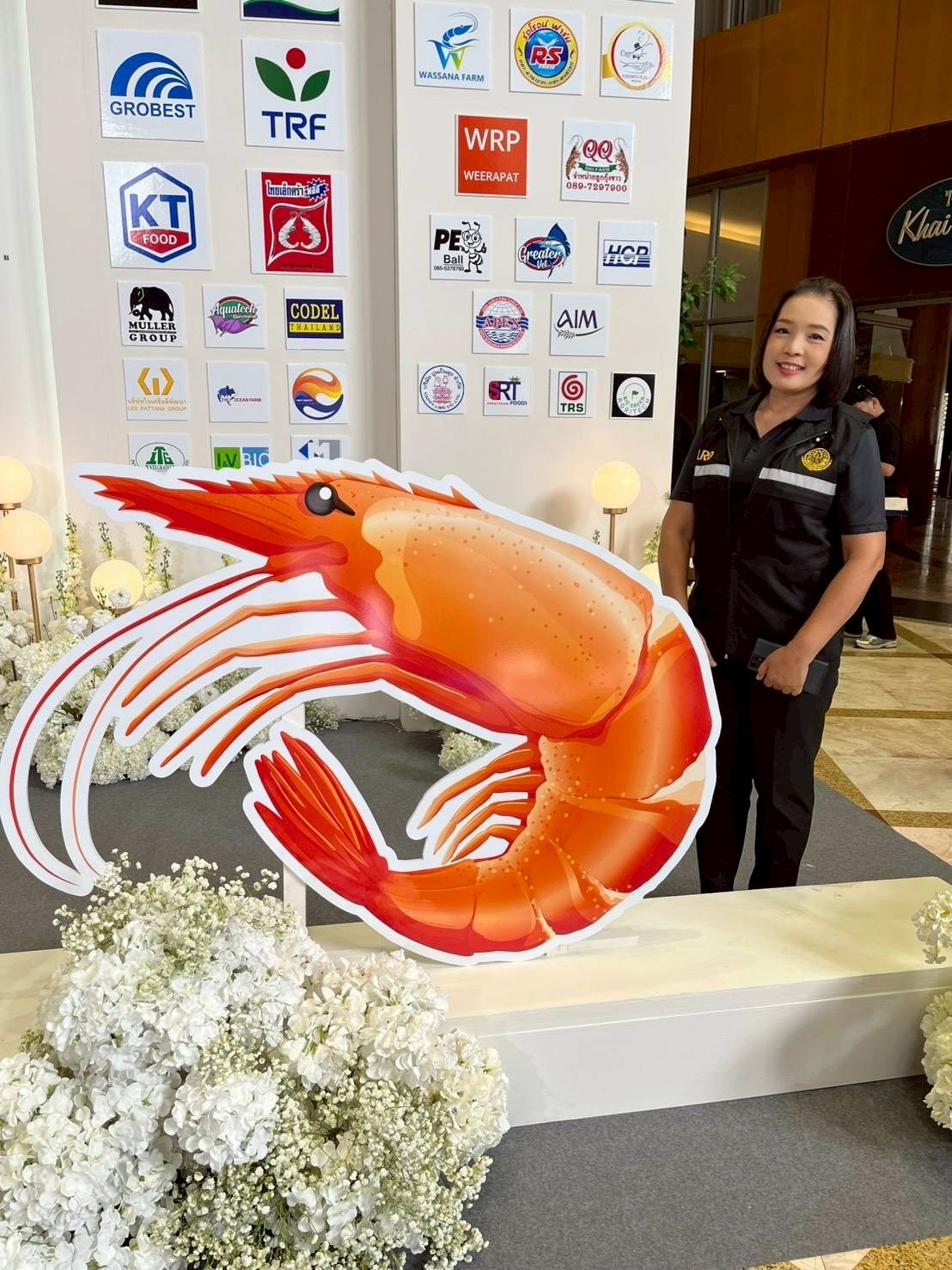 title - ผู้ตรวจราชการ ส.ป.ก. ร่วมงานสัมมนาวิชาการชมรมผู้เลี้ยงกุ้งท่าทอง ครั้งที่ 4 ปี 69 จังหวัดสุราษฎร์ธานี